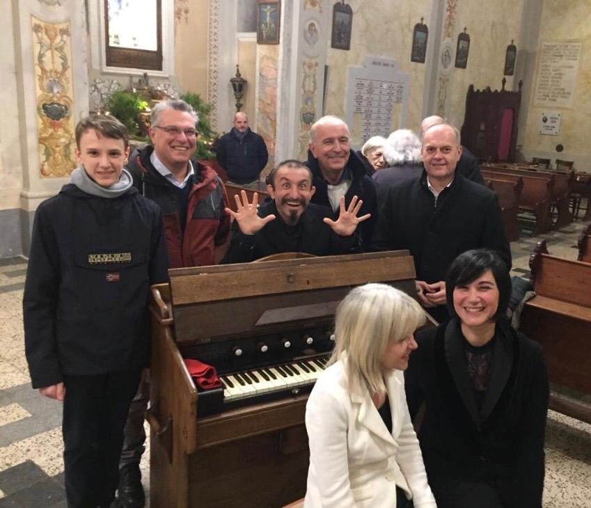 La chiesa di San Nicola di Bari strapiena per il concerto di domenica